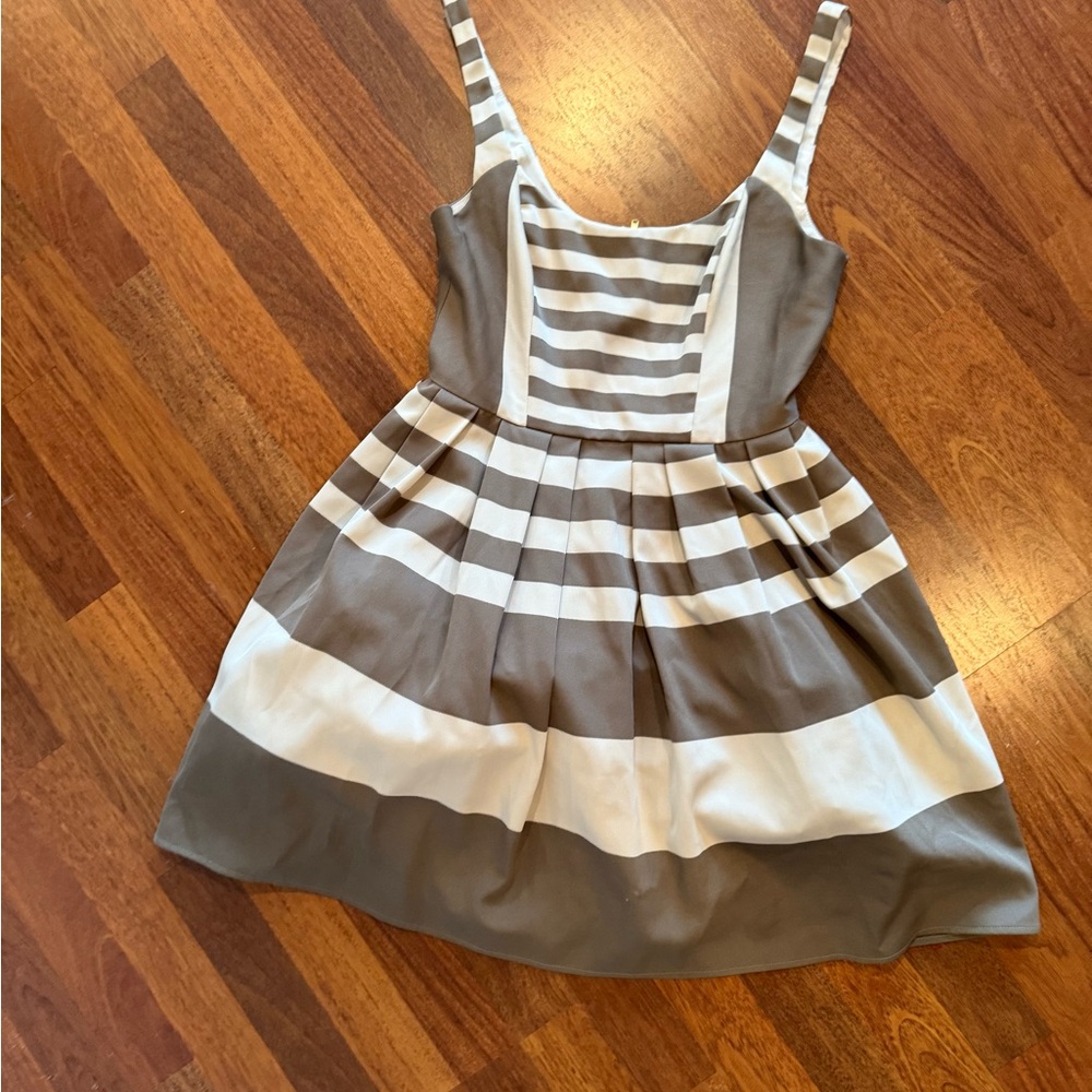 A.B.S. Allen Schwartz Striped Women’s Dress in Gray and White
